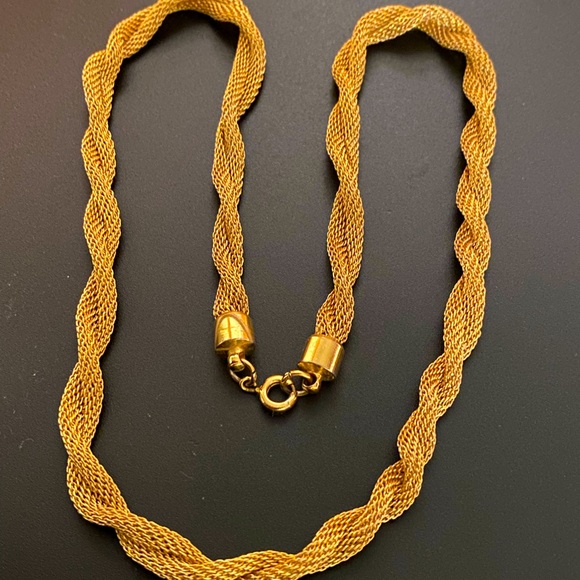 Jewelry - GOLD PLATED COSTUME JEWELRY NECKLACE